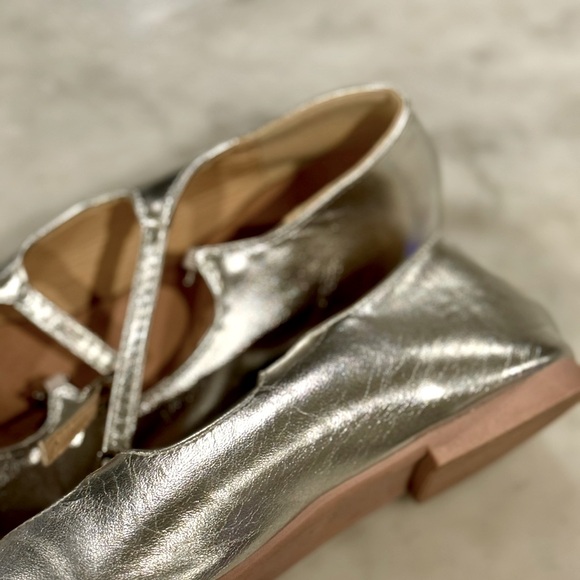 Silver Ballet Flats Double Strap Mary Jane Tuggle Strap 6.5 - Picture 7 of 8